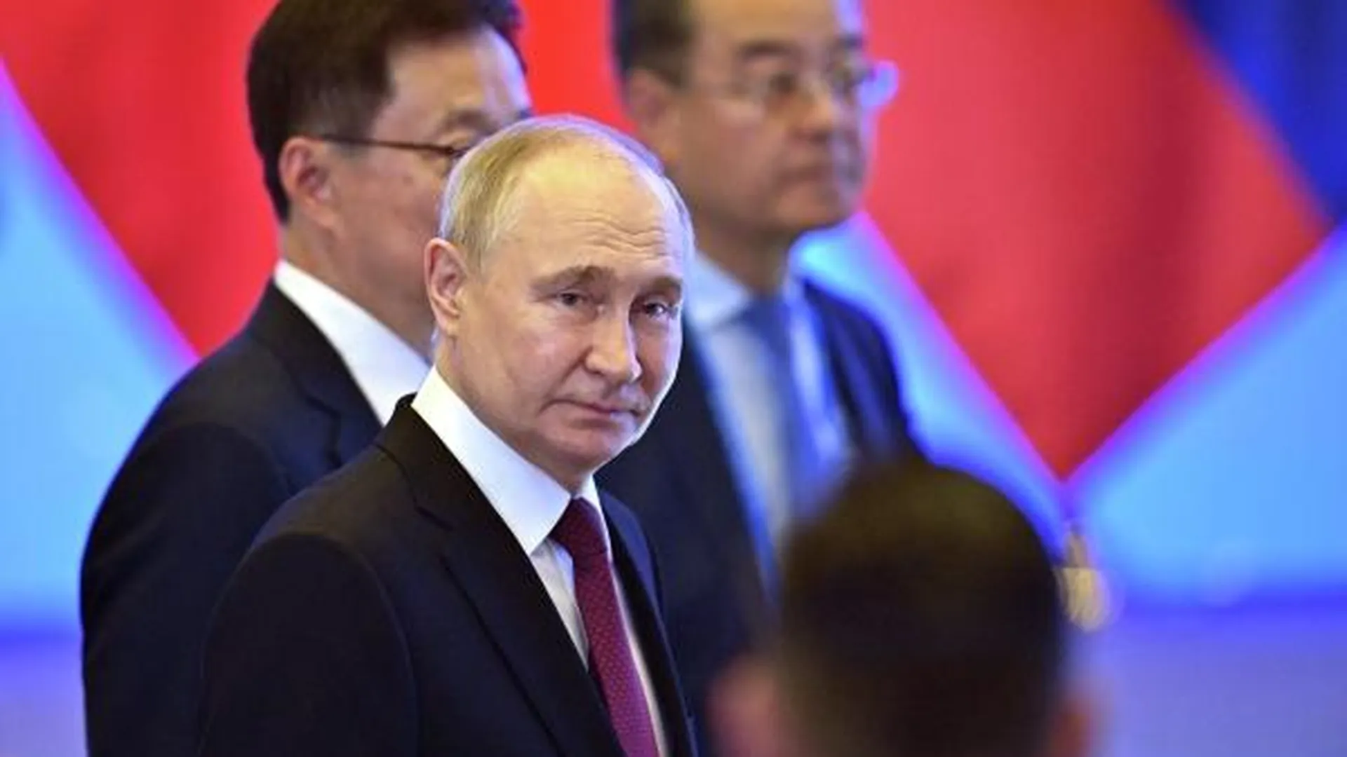 «Делается то, что нужно». Песков — о безопасности Путина после покушения на Фицо