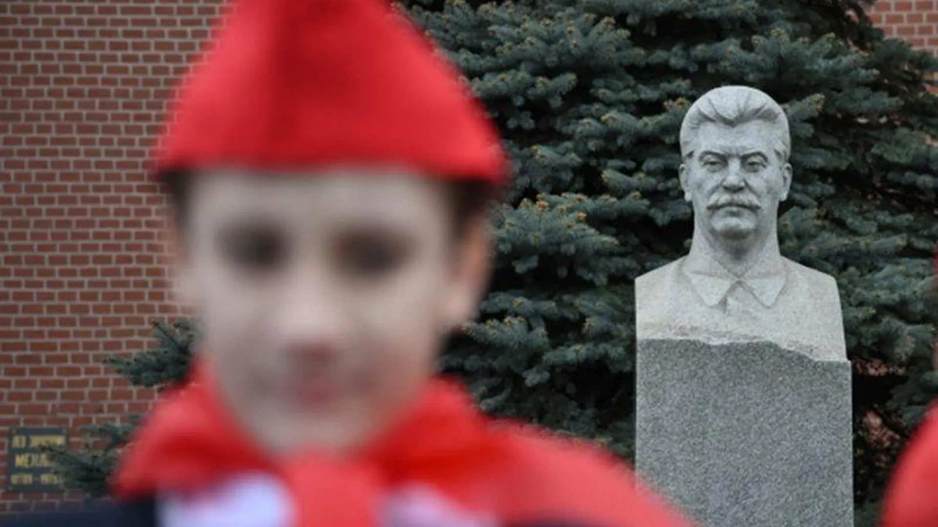 Родственник Сталина намерен разоблачить самозванцев, которые представляются потомками вождя