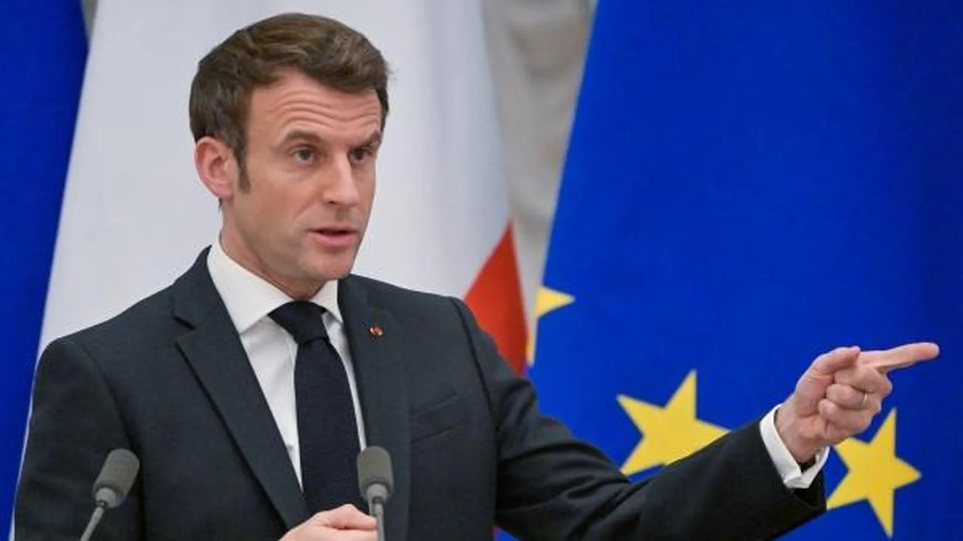 Горящий дом Макрона. Президент Франции постарается поднять рейтинг на Украине