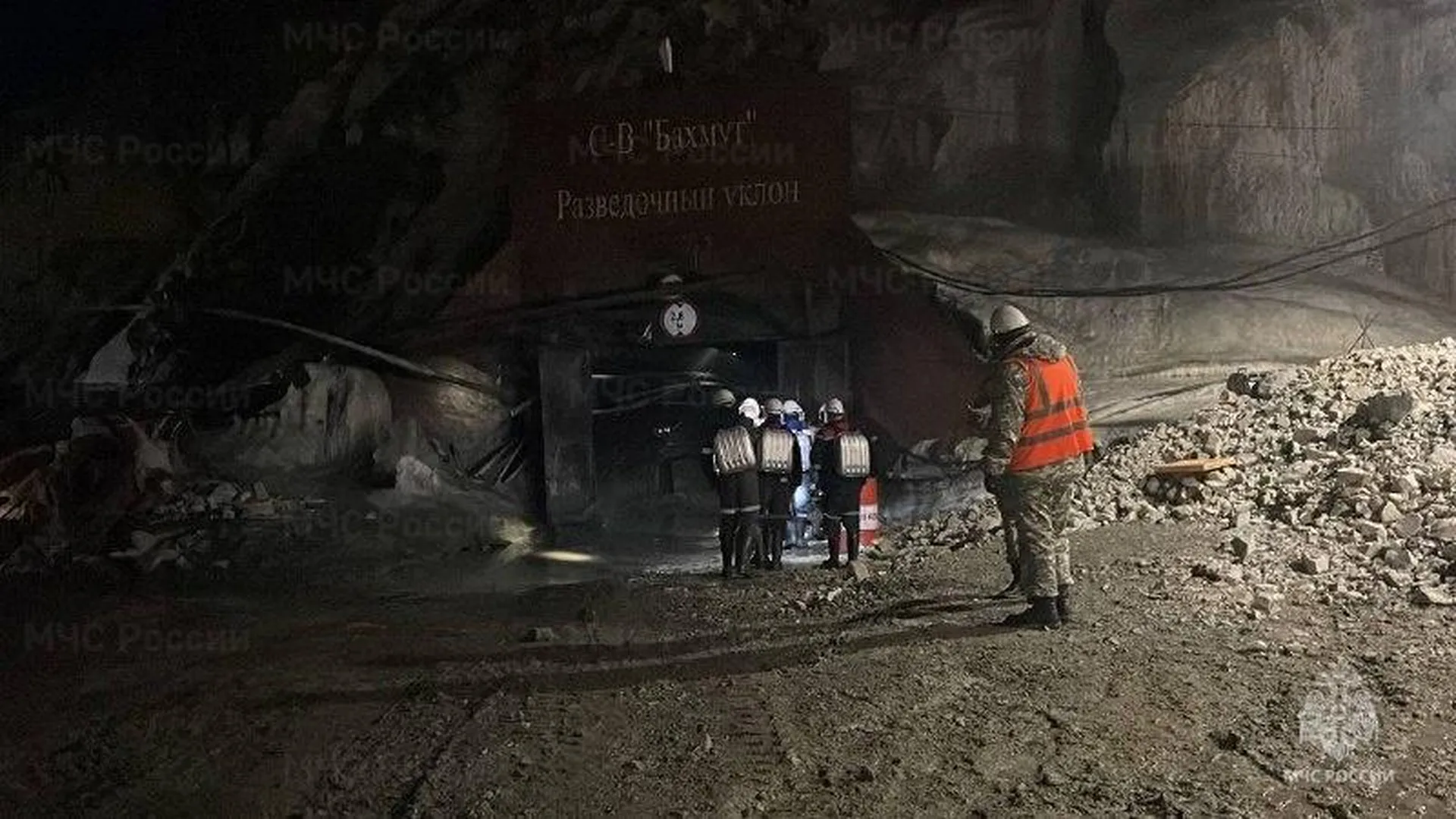 Работу насосов приостановили на заваленной шахте в Приамурье