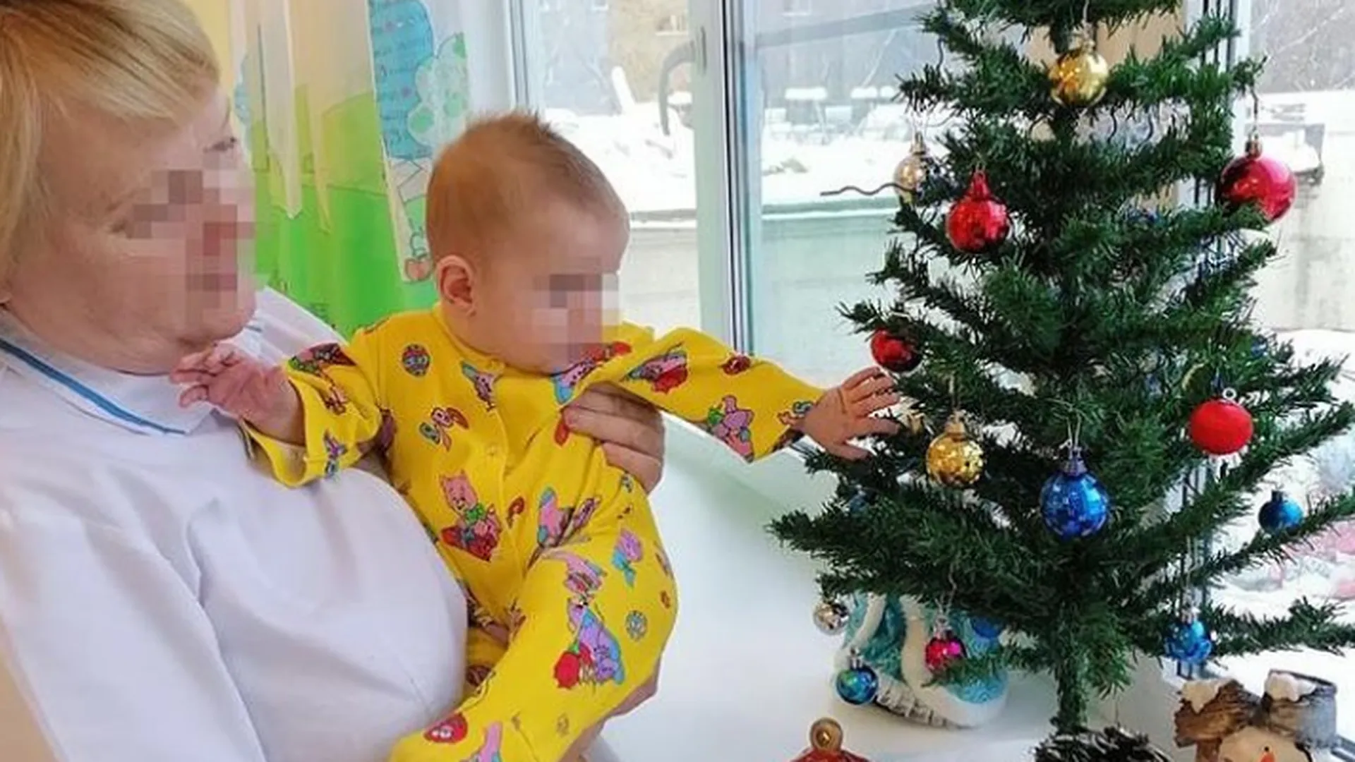 Девочку, которая полгода провела в шкафу в Карпинске, перевели из больницы в дом ребенка
