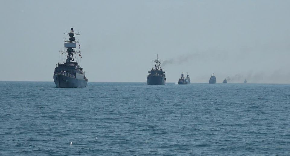 YJC: при ремонте в Персидском заливе эсминец Sahand ВМС Ирана потерял равновесие
