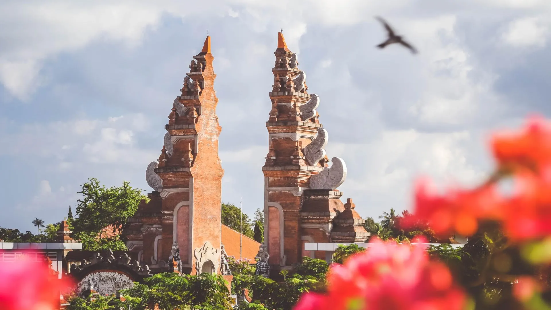 Индонезийские предприниматели пожаловались на российских и украинских туристов на Бали — СМИ