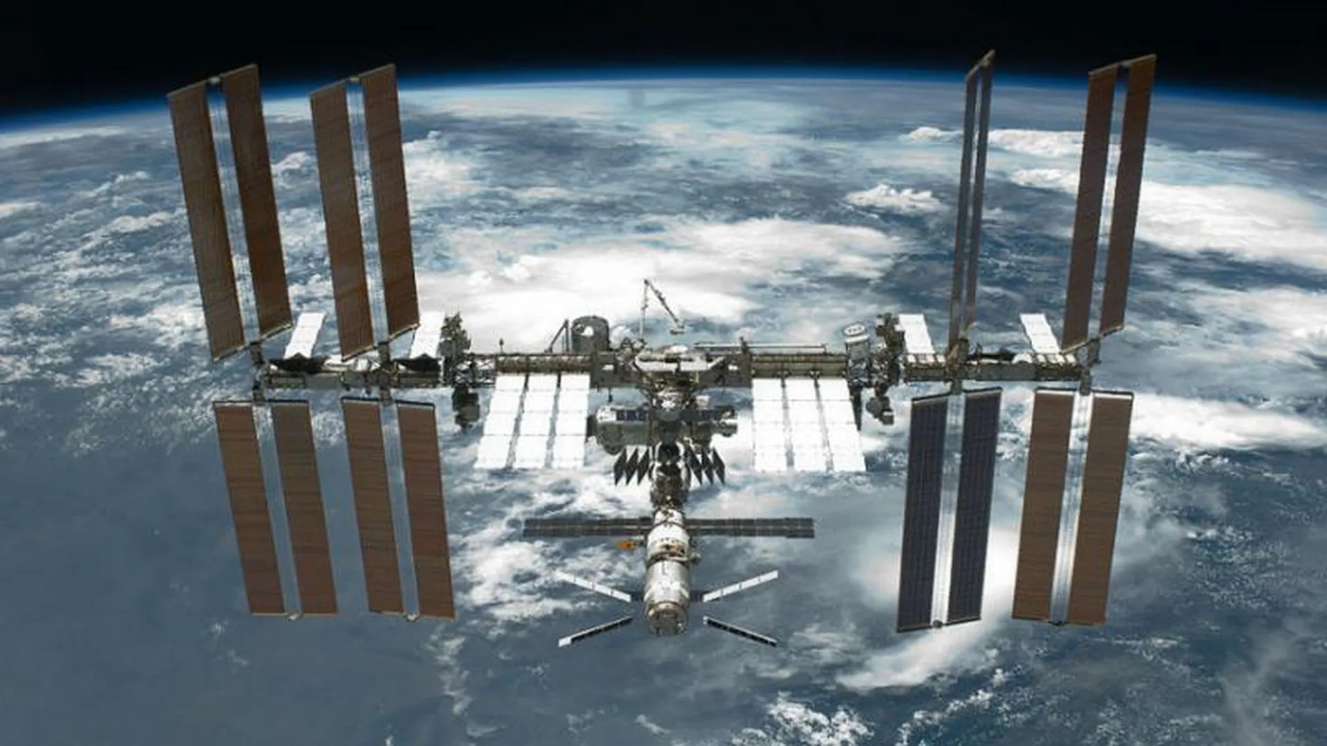Туристов на Международной космической станции не будет до 2018 года