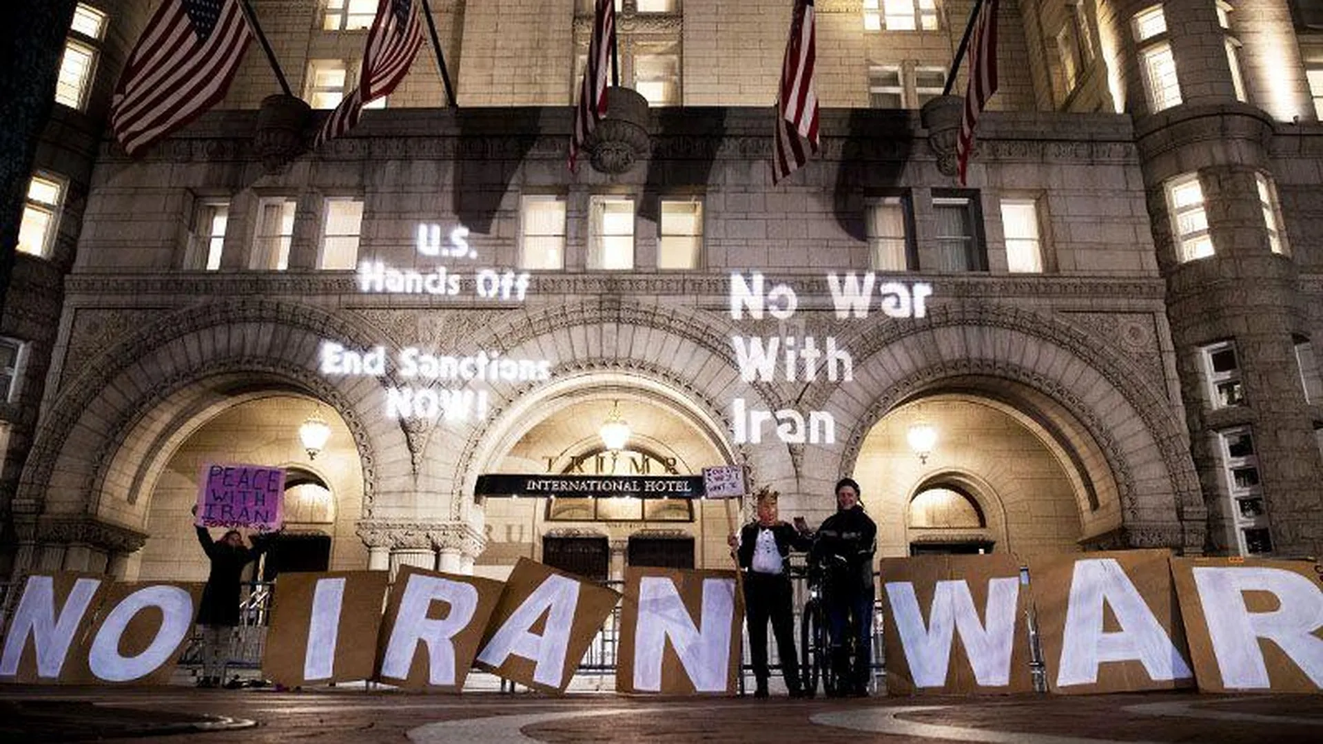 Военный обозреватель  рассказал, за что США мстит Ирану