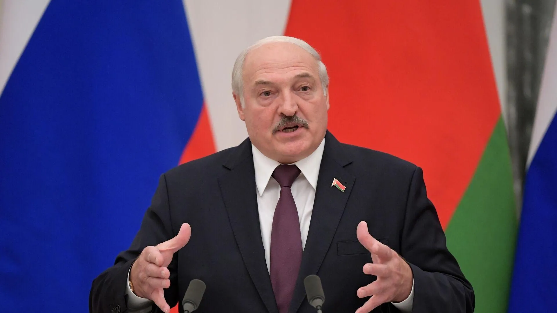 Лукашенко назвал третьего врага США после России и Китая