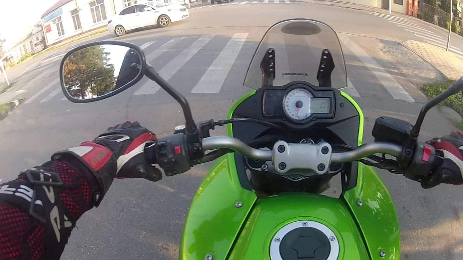 Руль мотоцикла. Vfr1200 руль. Руль на харлей дэвидсон. Учебный мотоцикл. Когда руль на мотоцикле начинает вилять.