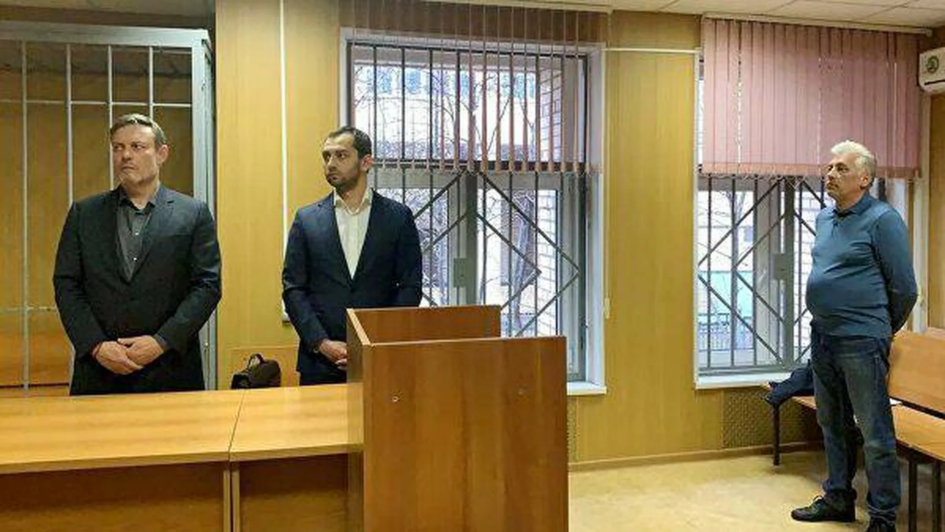 Адвоката экс-министра Абызова приговорили к 2,5 года колонии