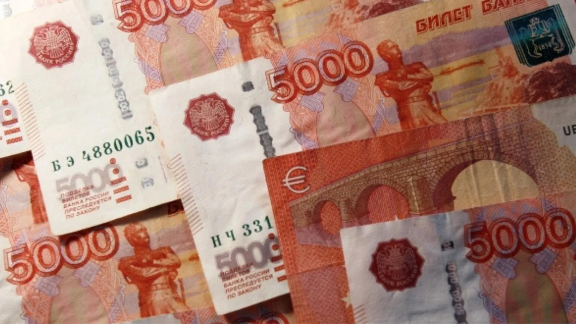 «Никакой финансовой грамотности»: актер нарвался на аферистов при покупке квартиры в Москве
