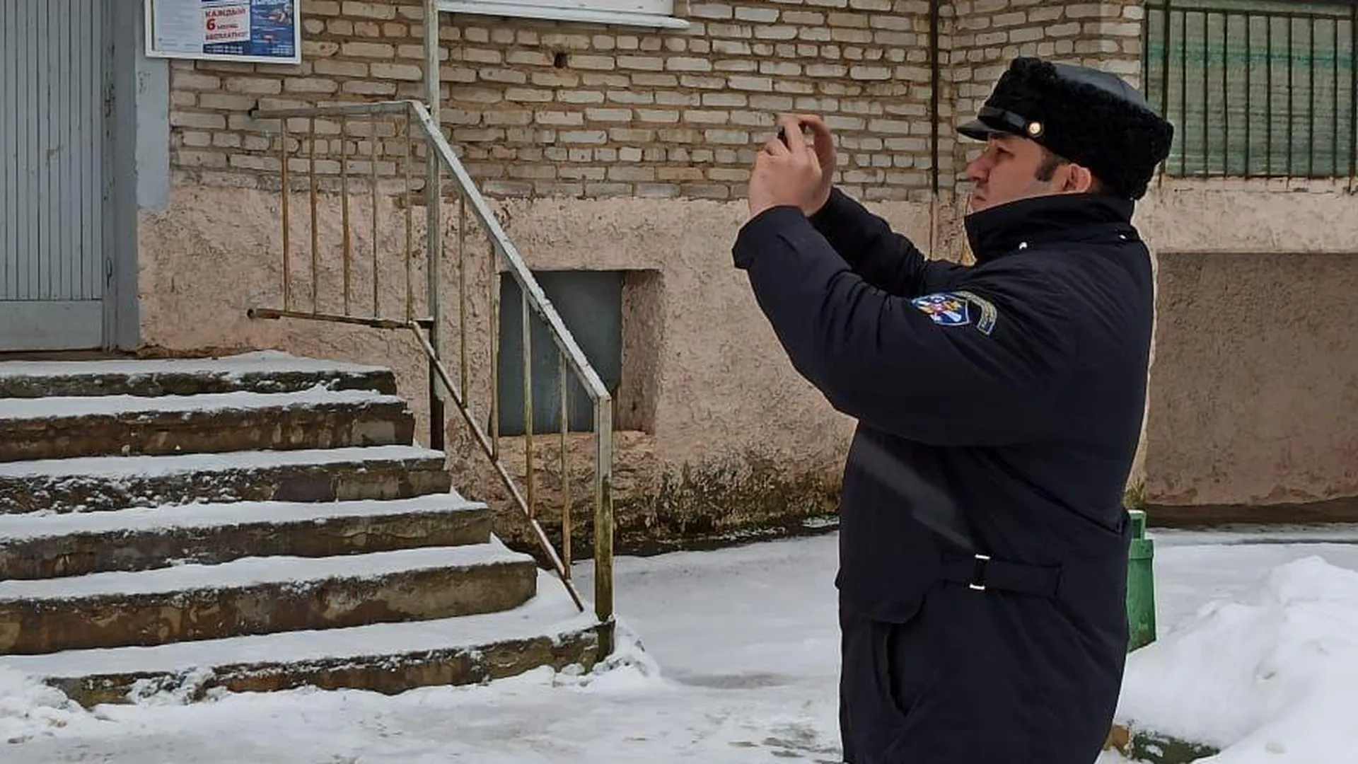 В Городском округе Пушкинский коммунальщики уберегли жителей от сосулек и снега
