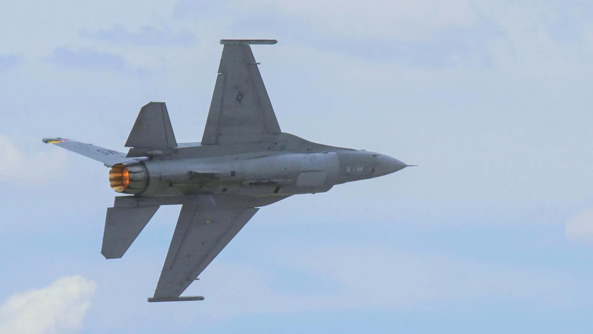 Украина сможет привлечь ЧВК к пилотированию F-16