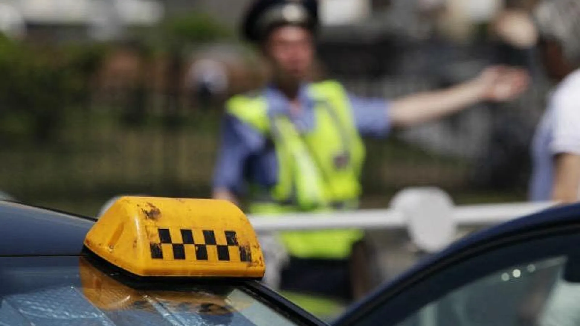 Более 30 дел завели на домодедовских таксистов после проверки