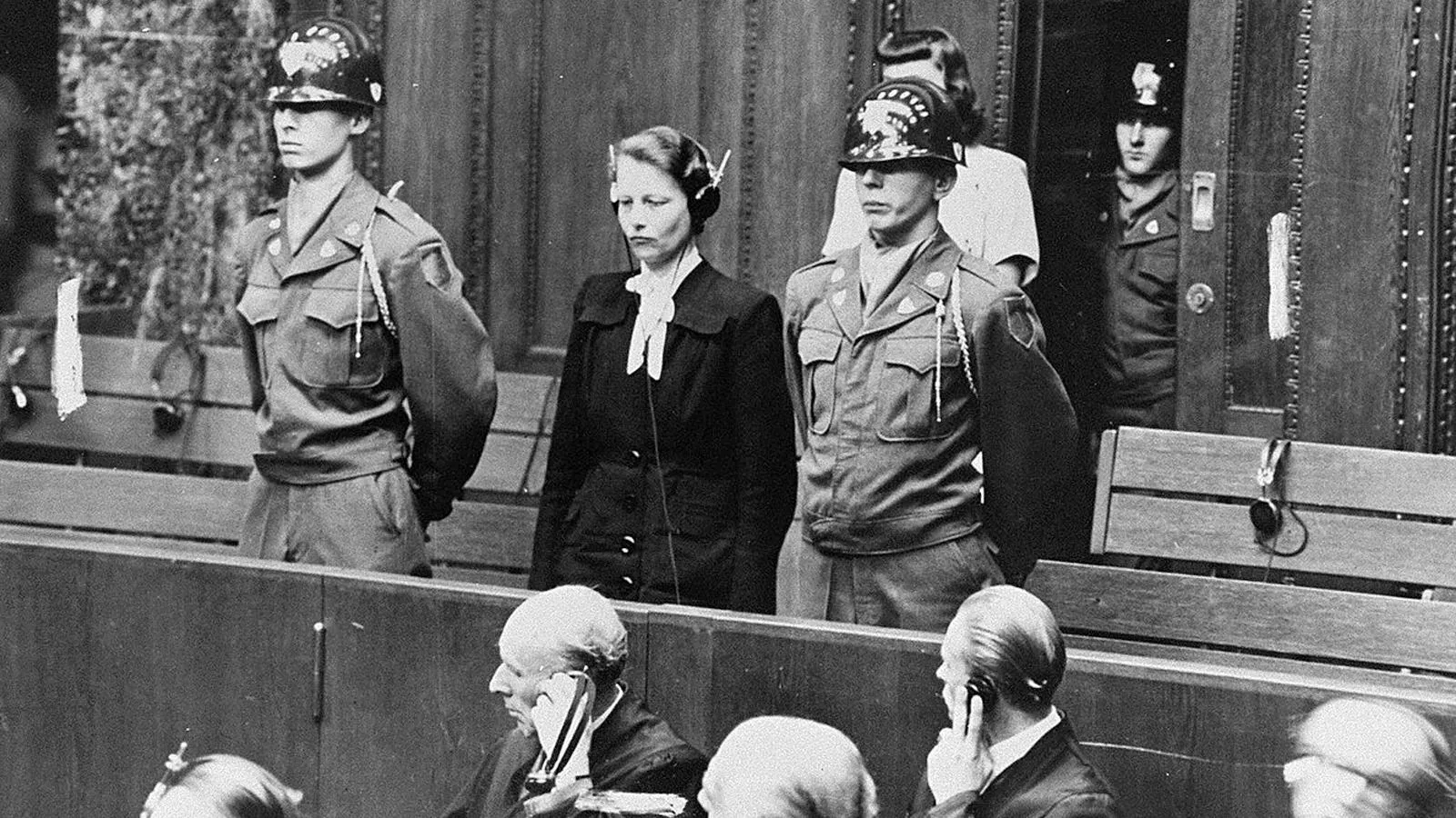 Герта Оберхойзер слушает свой приговор, Нюрнберг, август 1947 года