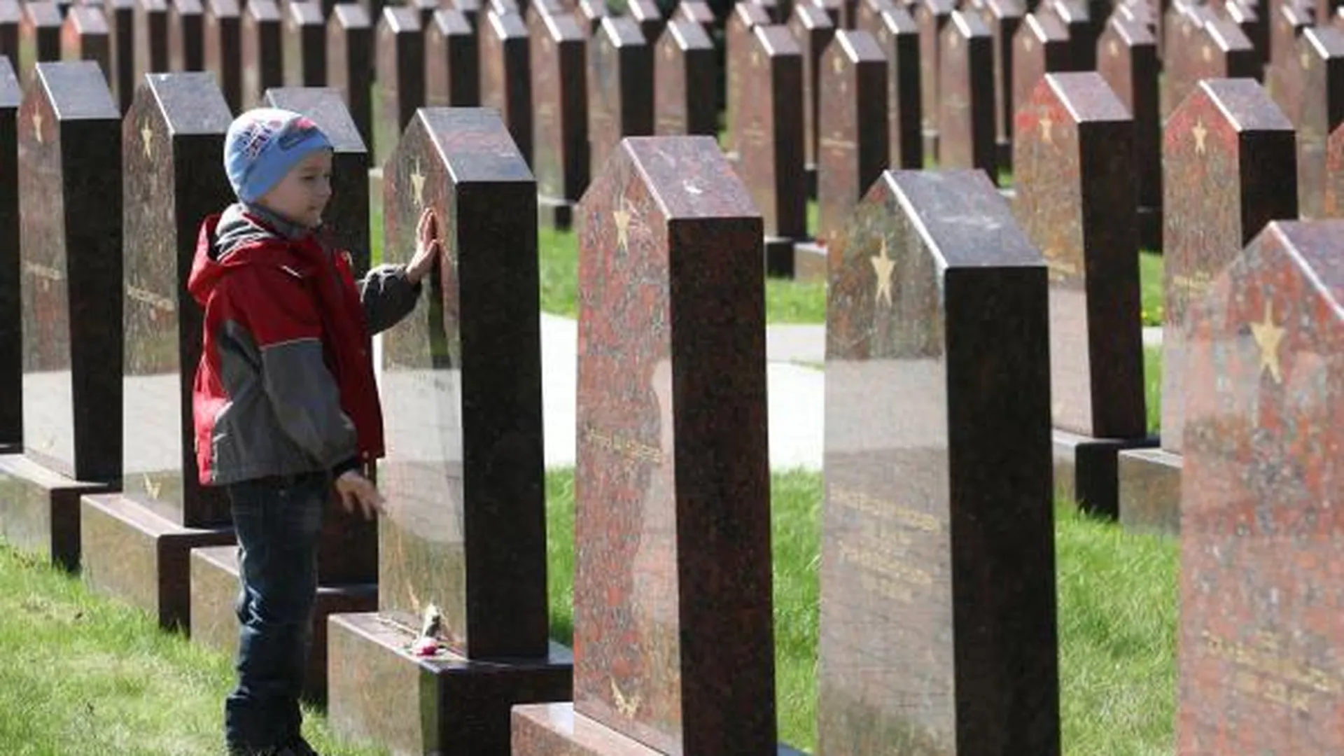 На восстановление воинских захоронений выделили 40 млн рублей