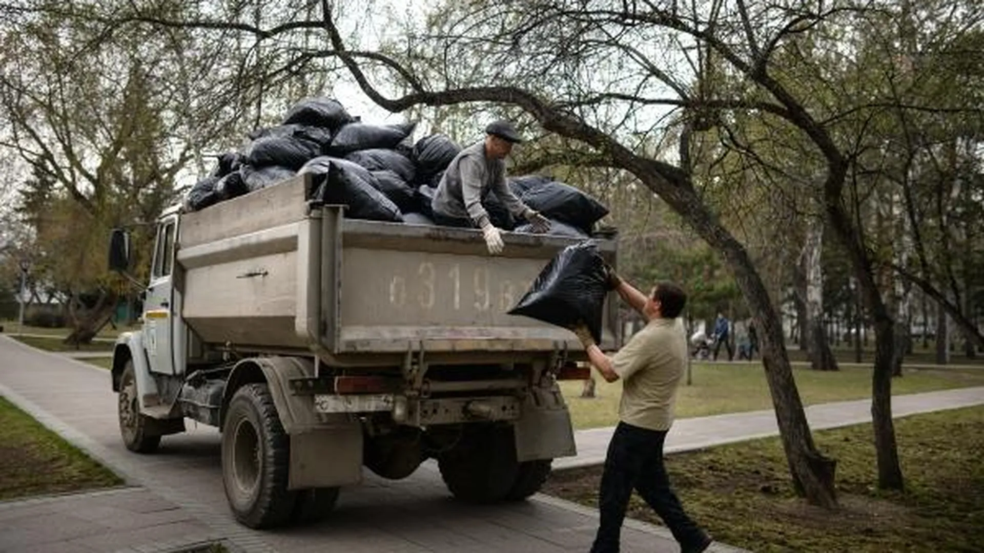 Россиянам придется платить за вывоз мусора со следующего года