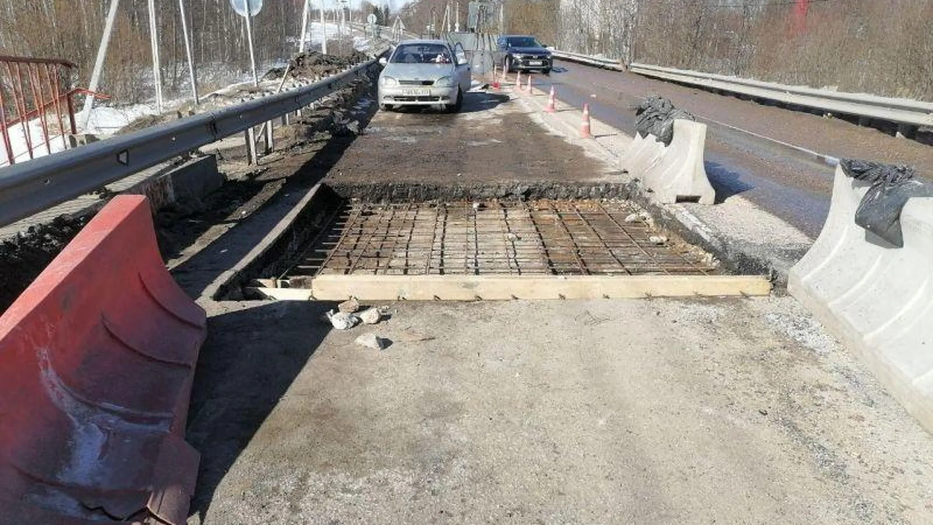 Ремонт плиты начали на мосту в Солнечногорске