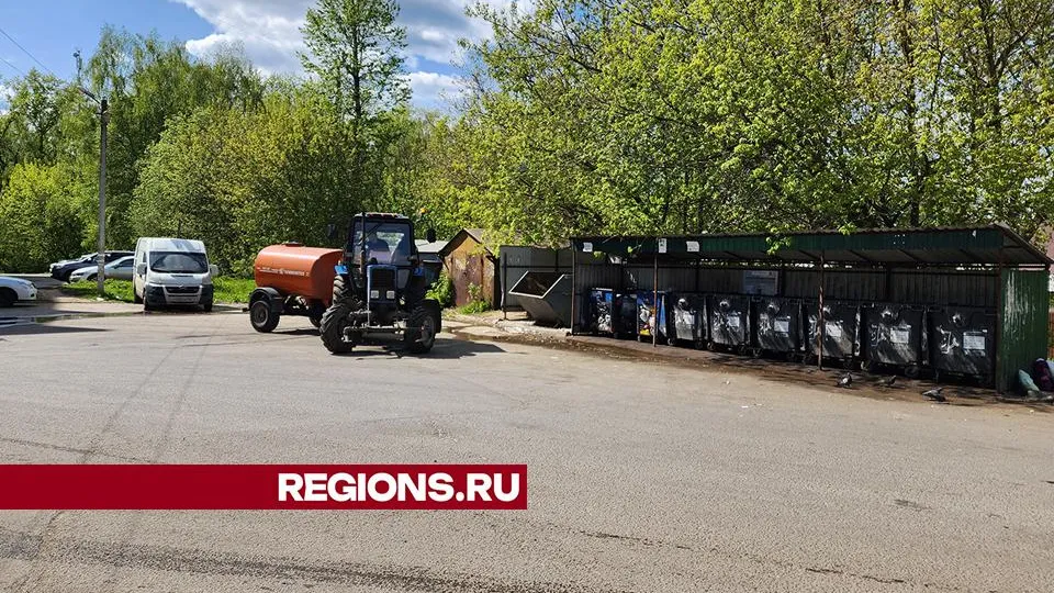 Дезинфекцию 30 контейнерных площадок для сбора коммунальных отходов завершают в Красноармейске