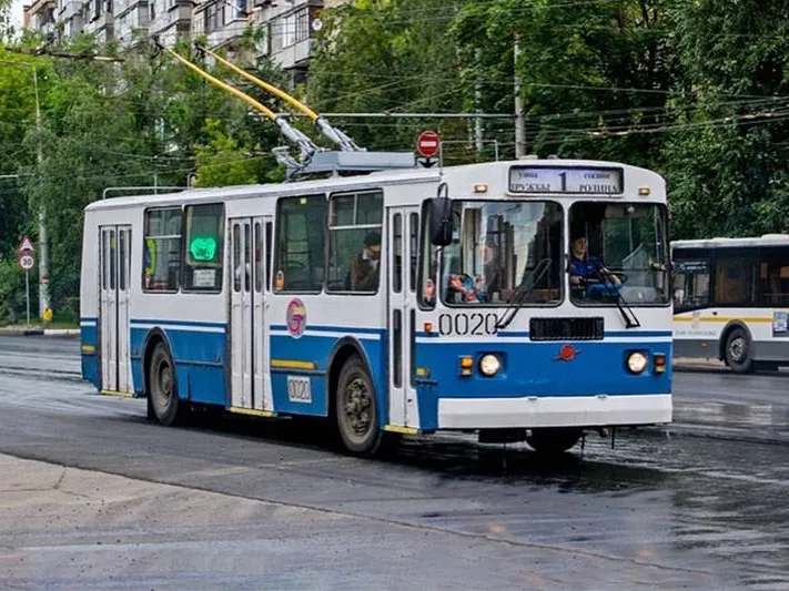 Один из старейших троллейбусов Химок проводили на пенсию