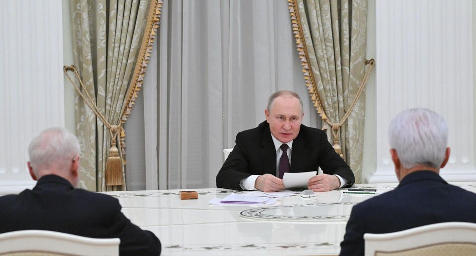 Путин встретился с экс-членами кабмина Абрамченко, Матыциным и Шульгиновым