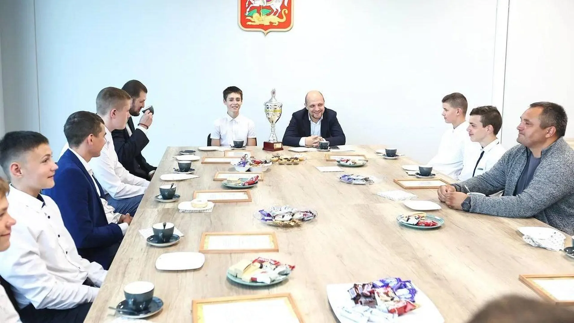 Глава Минспорта Подмосковья встретился с командой-победителем первенства России по баскетболу