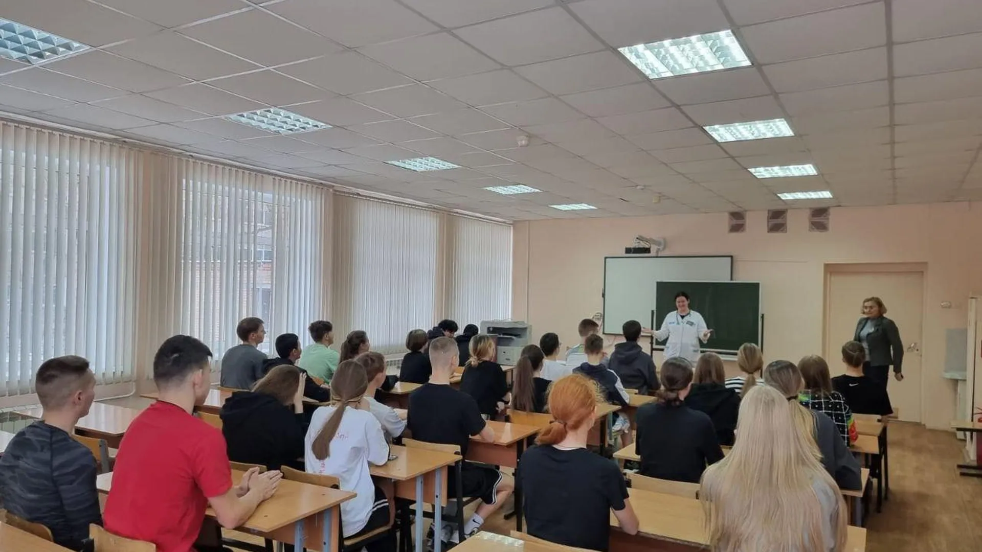 Лекция в школе № 6: врач реутовской больницы Людмила Медведева рассказала школьникам о вреде наркотиков