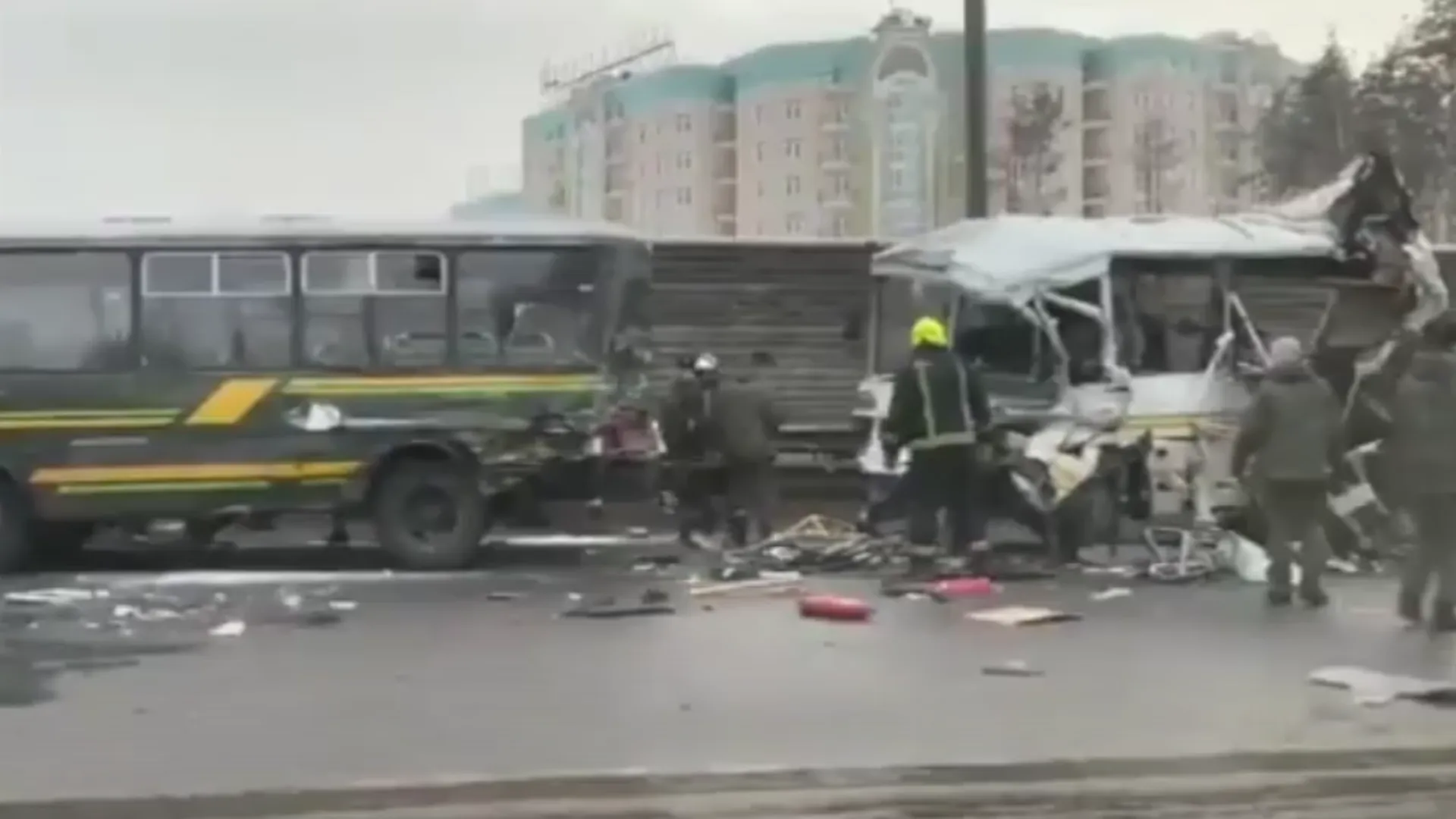 Пробка из-за аварии с военными автобусами в Подмосковье растянулась на километры