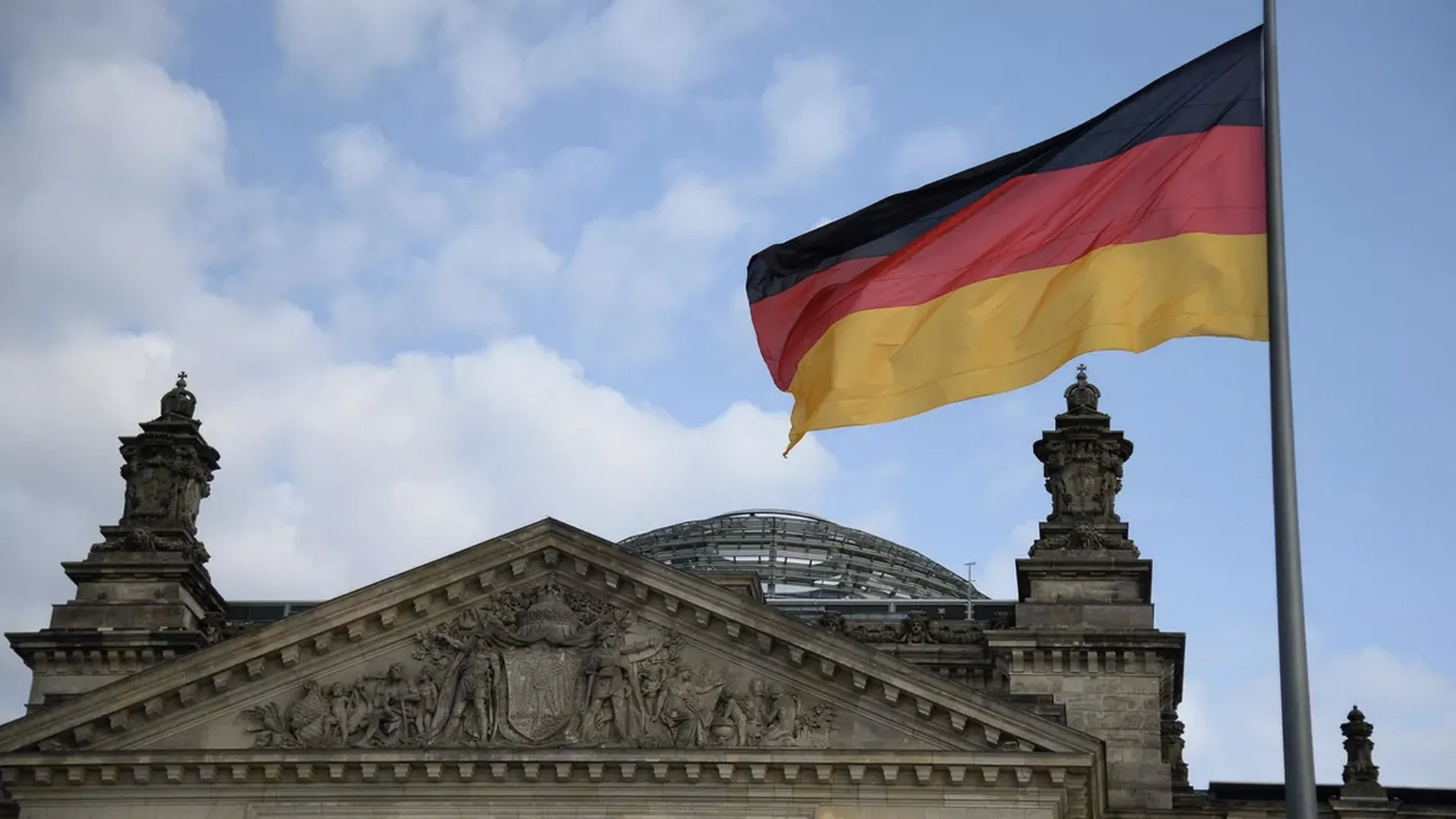 Германии напомнили о четырех сроках Меркель в ответ на критику выборов в России