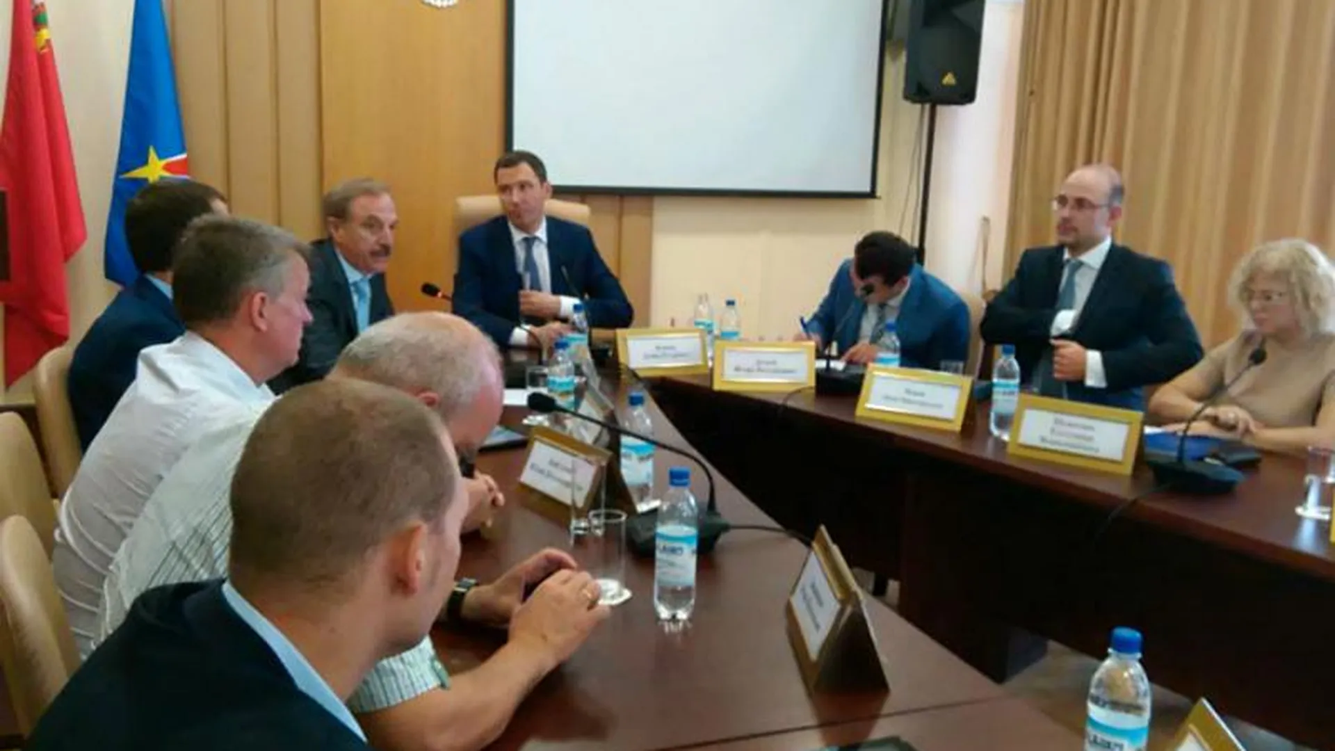Буцаев обсудил с бизнесменами в Люберцах актуальные проблемы