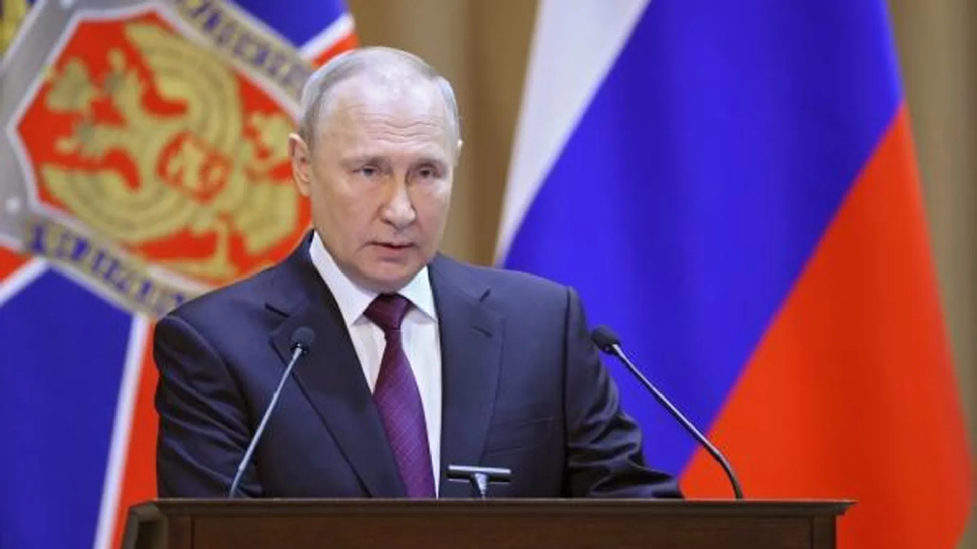 Путин призвал жестко пресекать попытки сеять смуту в России