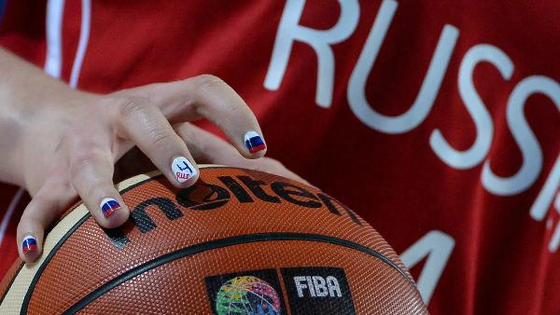 Президент FIBA посетил матчи по баскетболу среди девушек в МО