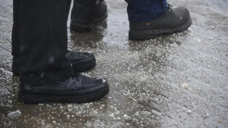 Ученые: зимняя обувь опасна для здоровья
