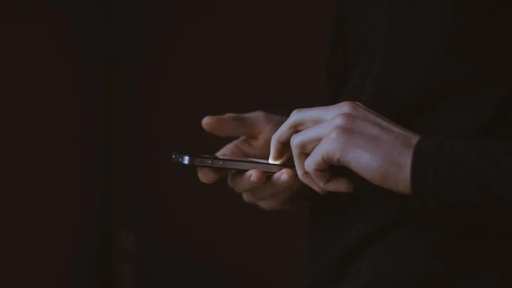 Россиянам рассказали, из-за чего взрываются смартфоны | 360°