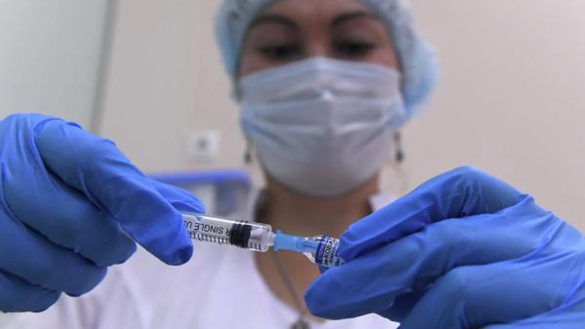 Вирусолог назвал сроки вспышки инфекций коронавируса «арктур» в России