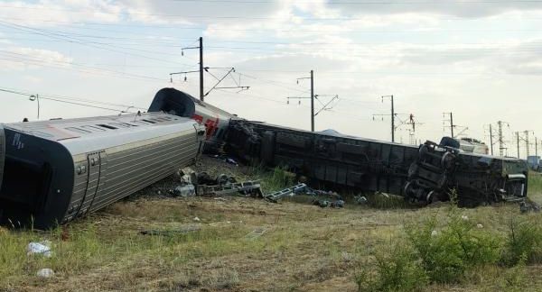 Baza: водитель грузовика в Волгоградской области мог специально выехать на пути