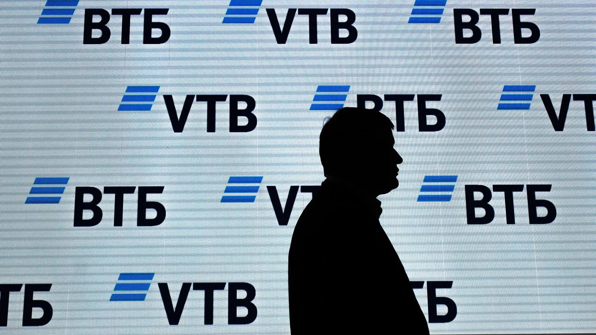 Россиян предупредили о фейковых приложениях ВТБ и Тинькофф Банка в App Store