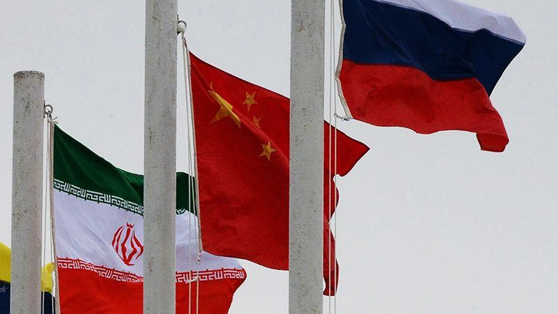 К чему приведет сотрудничество России, Ирана и Китая – мнение политолога