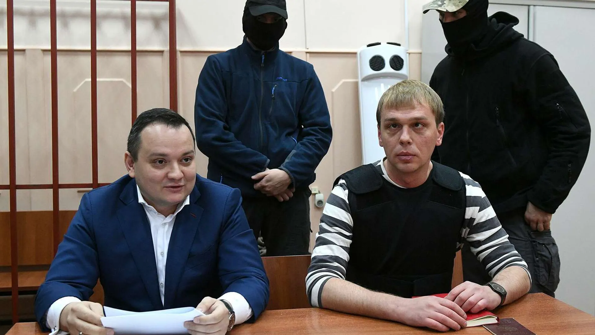 Голунов отсудил у подбросивших наркотики полицейских 5 млн рублей