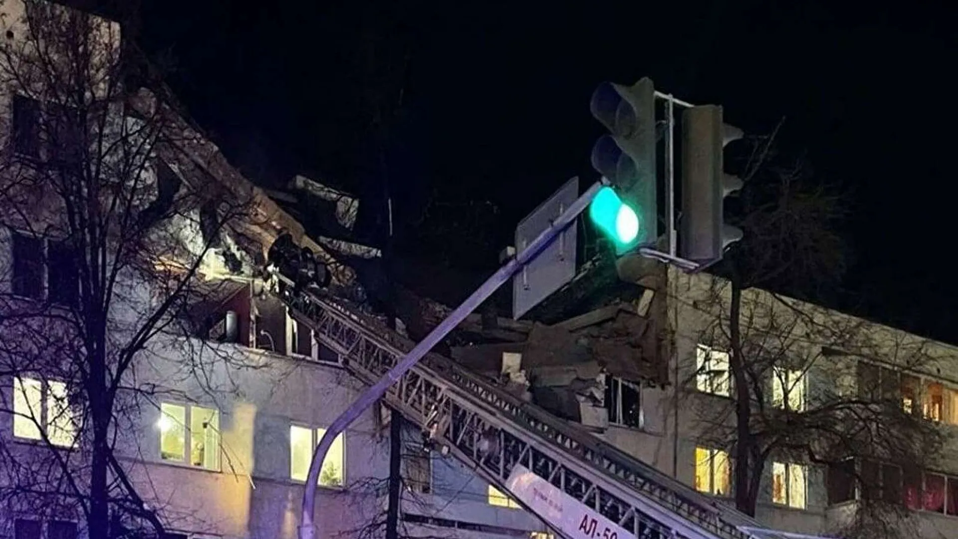 Жильцов взорвавшейся пятиэтажки в Набережных Челнах пустили домой за вещами