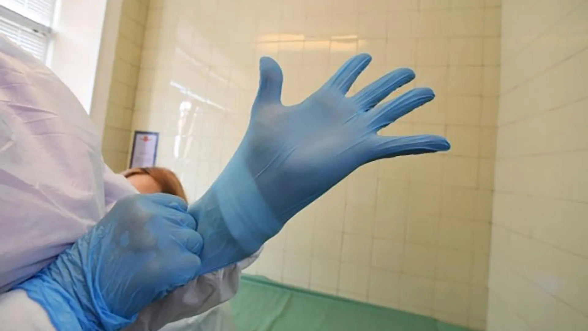 Эксперты рассказали, как безопасно избавиться от использованных масок и перчаток