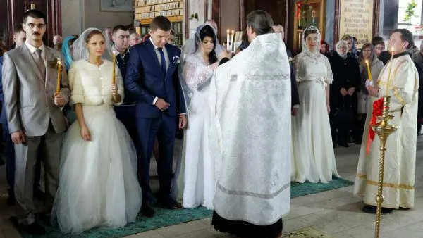 Три пары молодоженов из Подмосковья заключили брак в Зарайском кремле