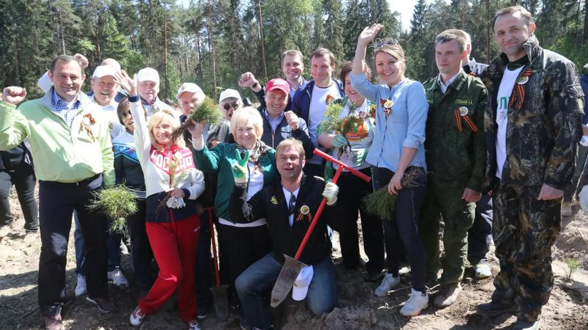 Губернатор принял участие в акции «Лес Победы» в Красногорском районе