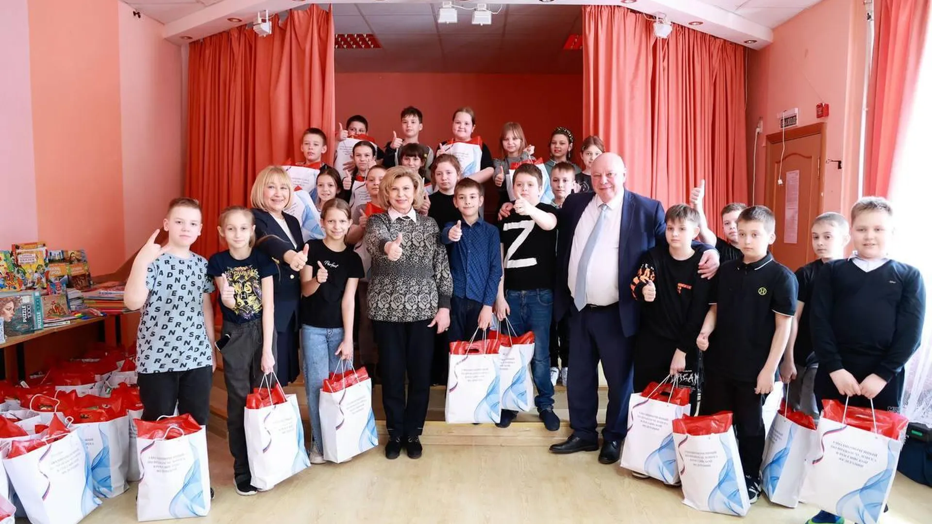Татьяна Москалькова навестила детей из Белгородской области в Клину