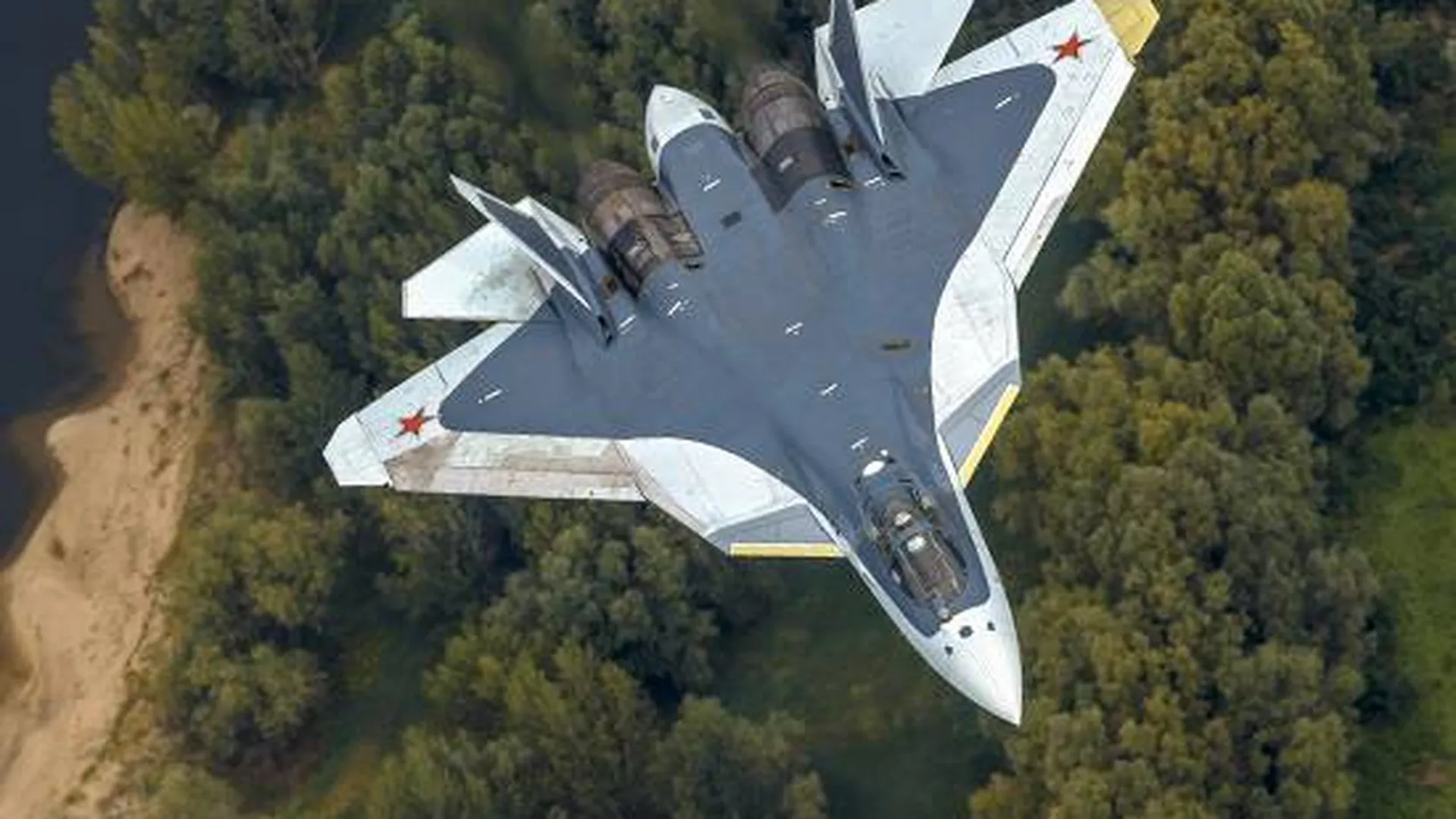 В США сравнили российский Су-57 с китайским J-20
