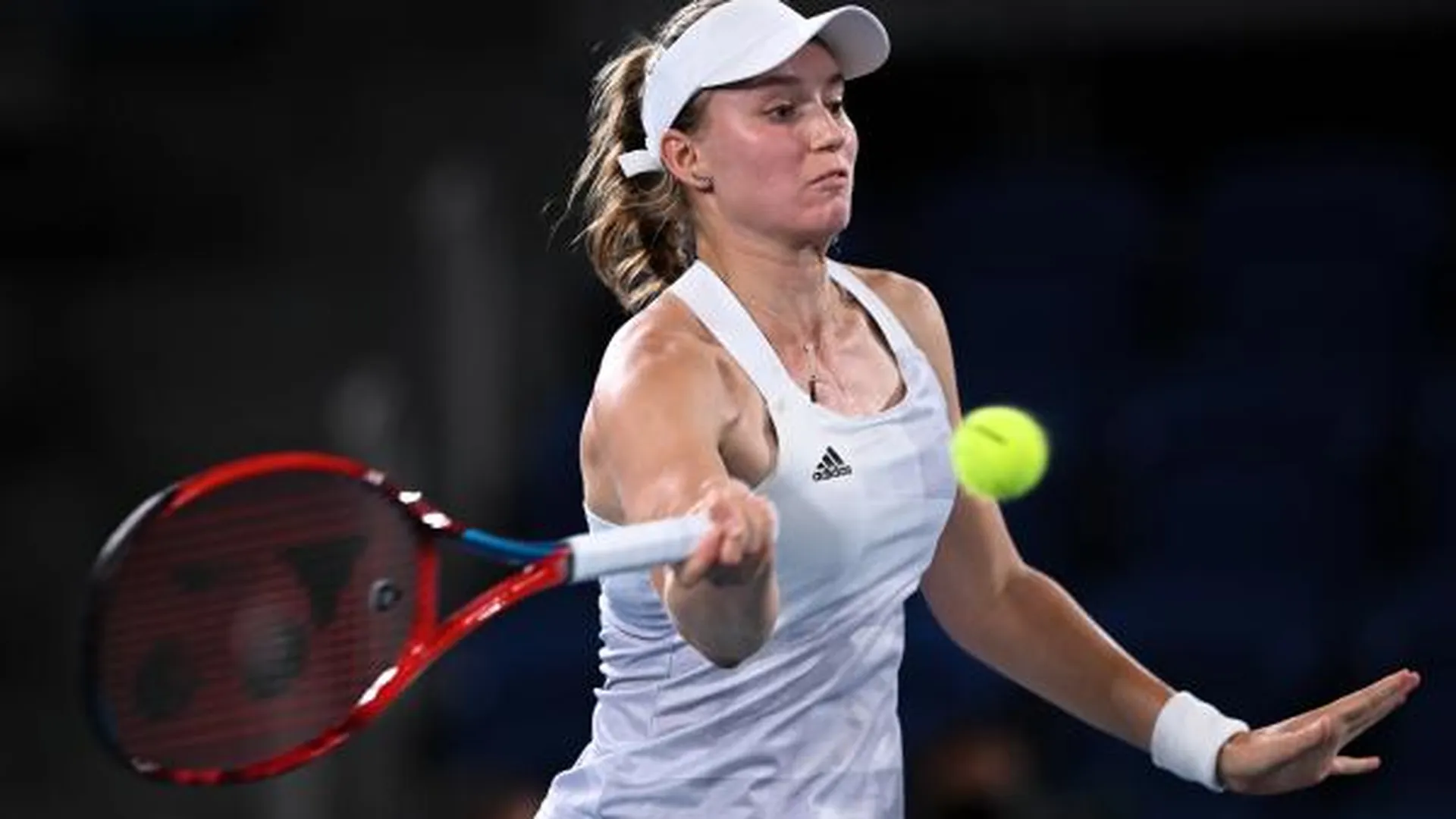 Рыбакина обыграла Касаткину в финале турнира WTA-500 в Абу-Даби