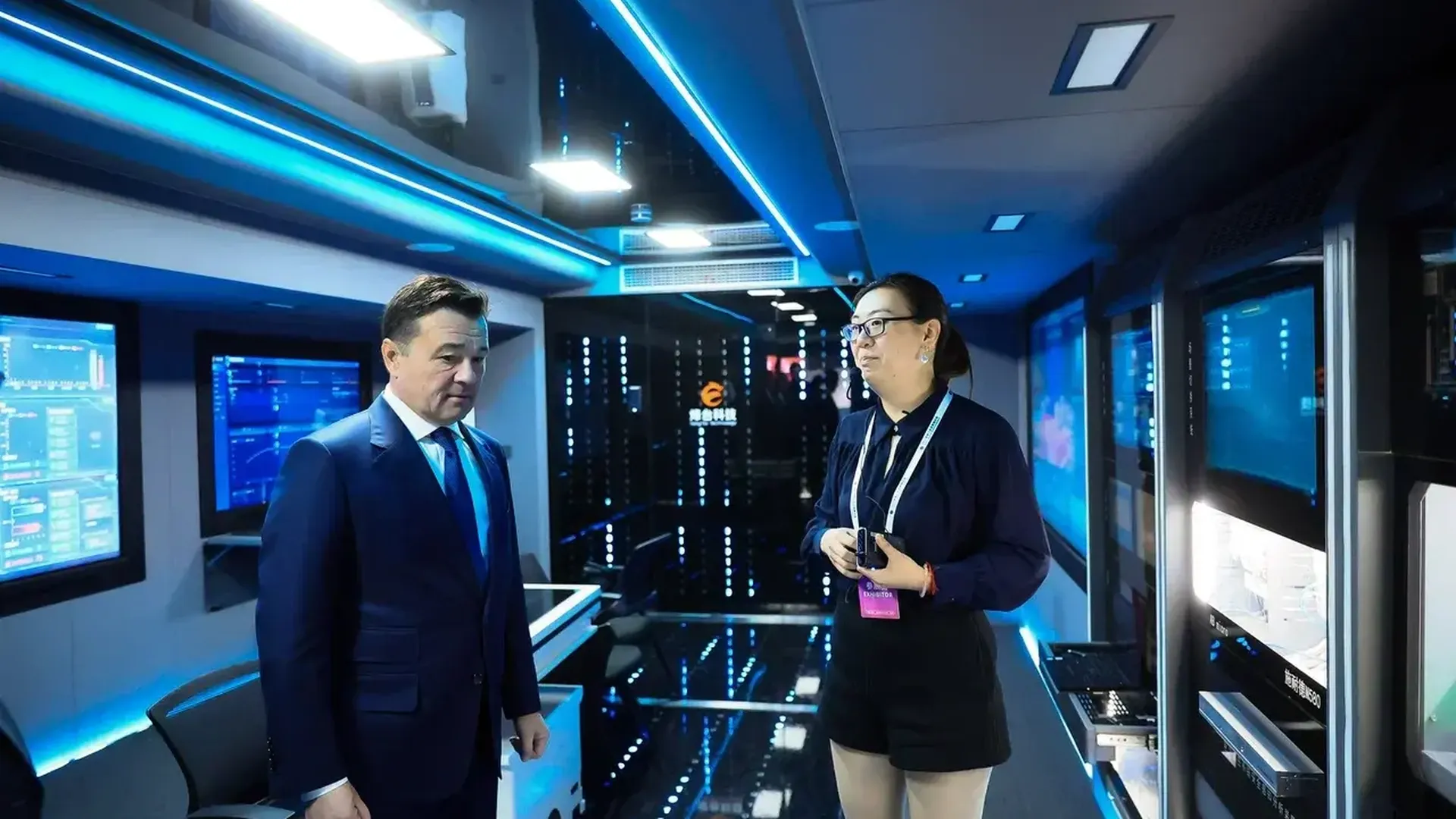 В Китае Воробьеву показали ноу-хау в сфере промышленного интернета