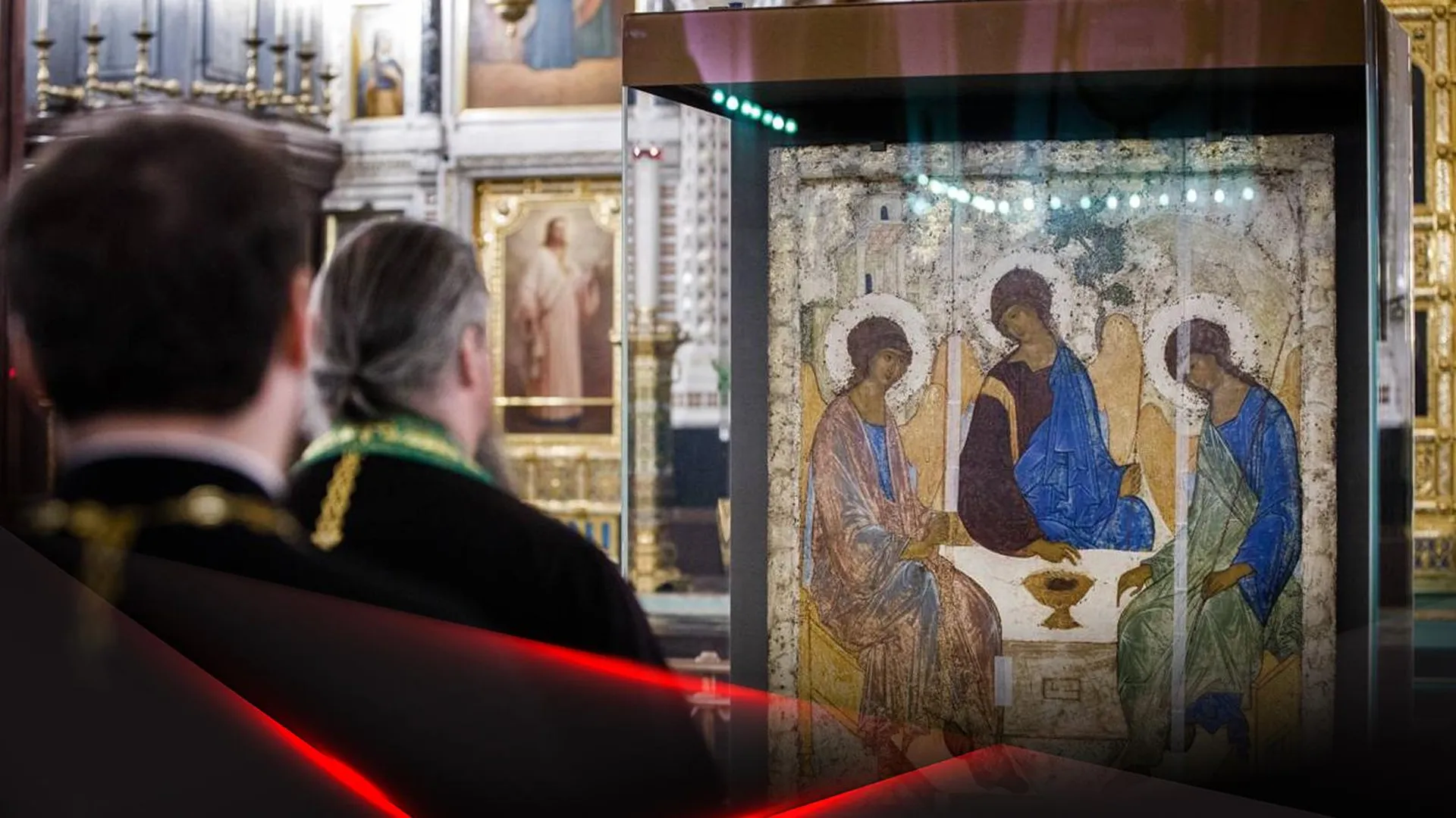Отдать нельзя оставить? Что пережила рублевская «Троица» и зачем ее вернули РПЦ