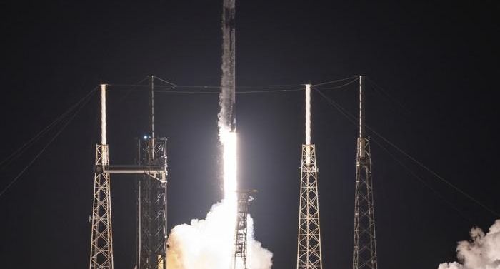 SpасеХ: ракета-носитель Falcon-9 из-за сбоя не смогла вывести на орбиту спутники