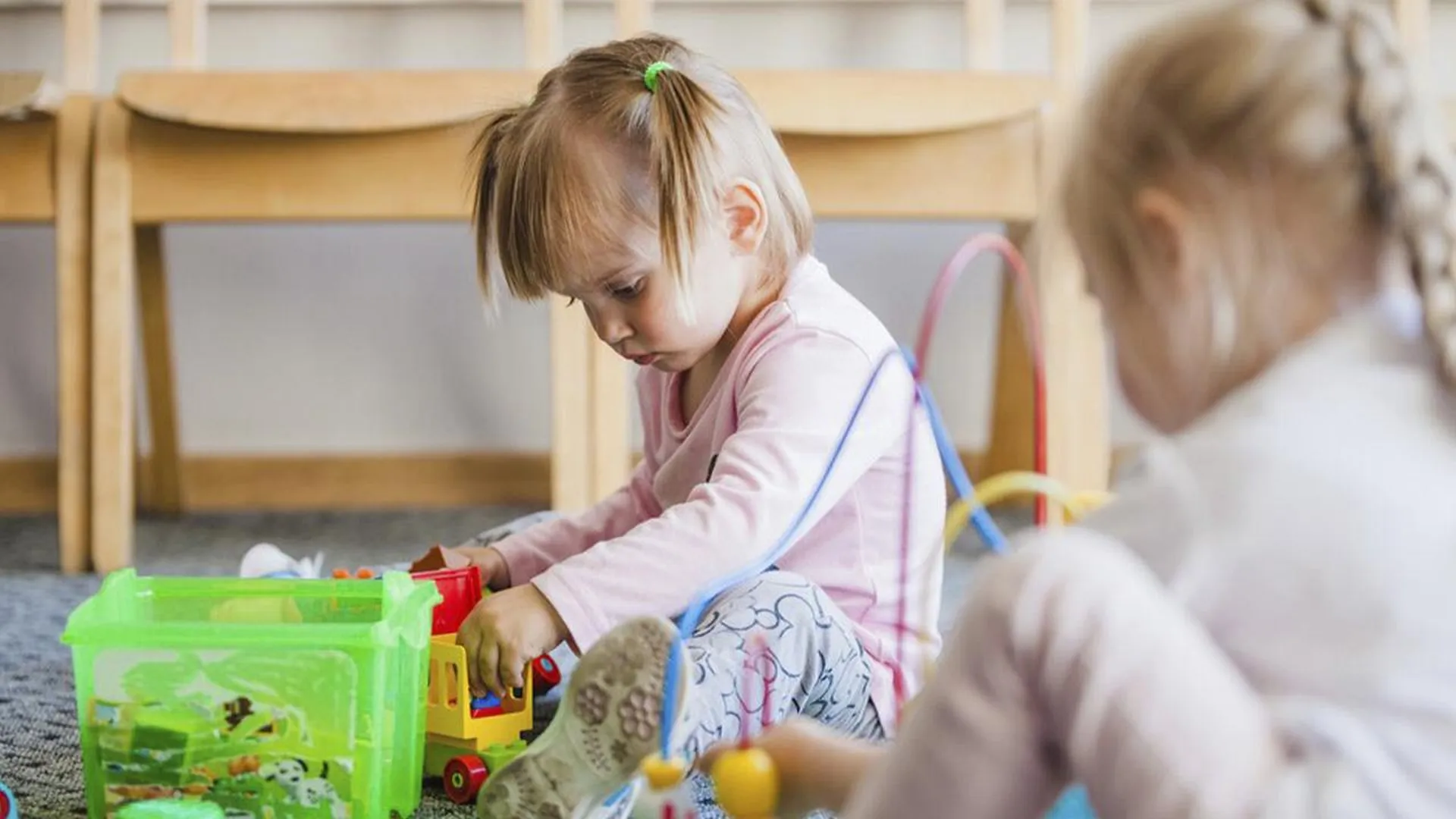 Пусть разбрасывает игрушки: как правильно подготовить ребенка к детскому саду