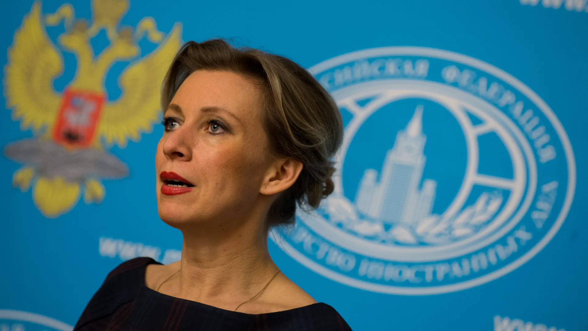 Захарова назвала сумасшедшей идею о привлечении женщин к разминированию на Украине
