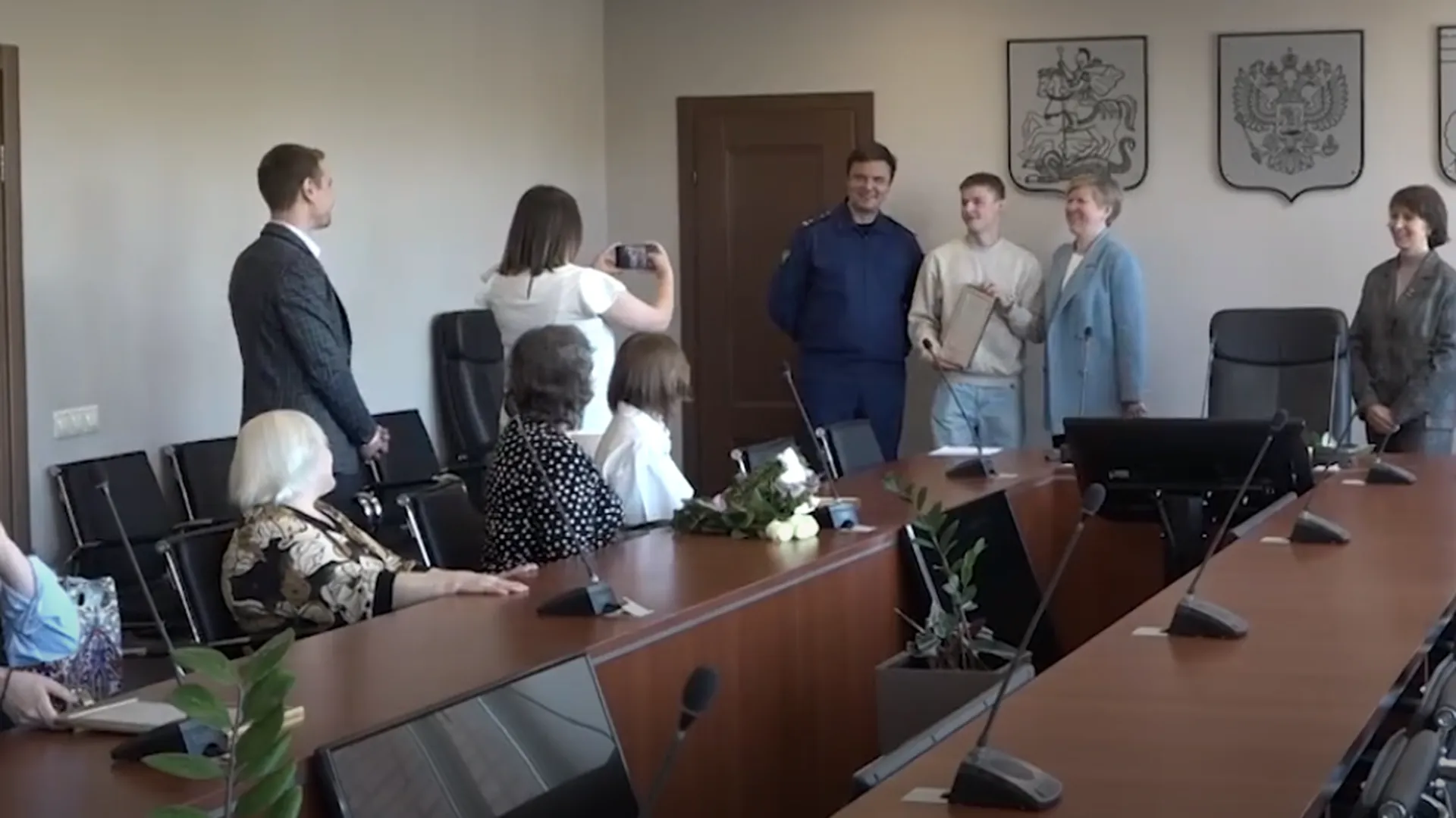 Еще трое сирот в Красногорске получили жилищные сертификаты